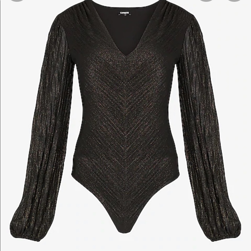 Metallic pleated puff sleeve body suit! 💫
